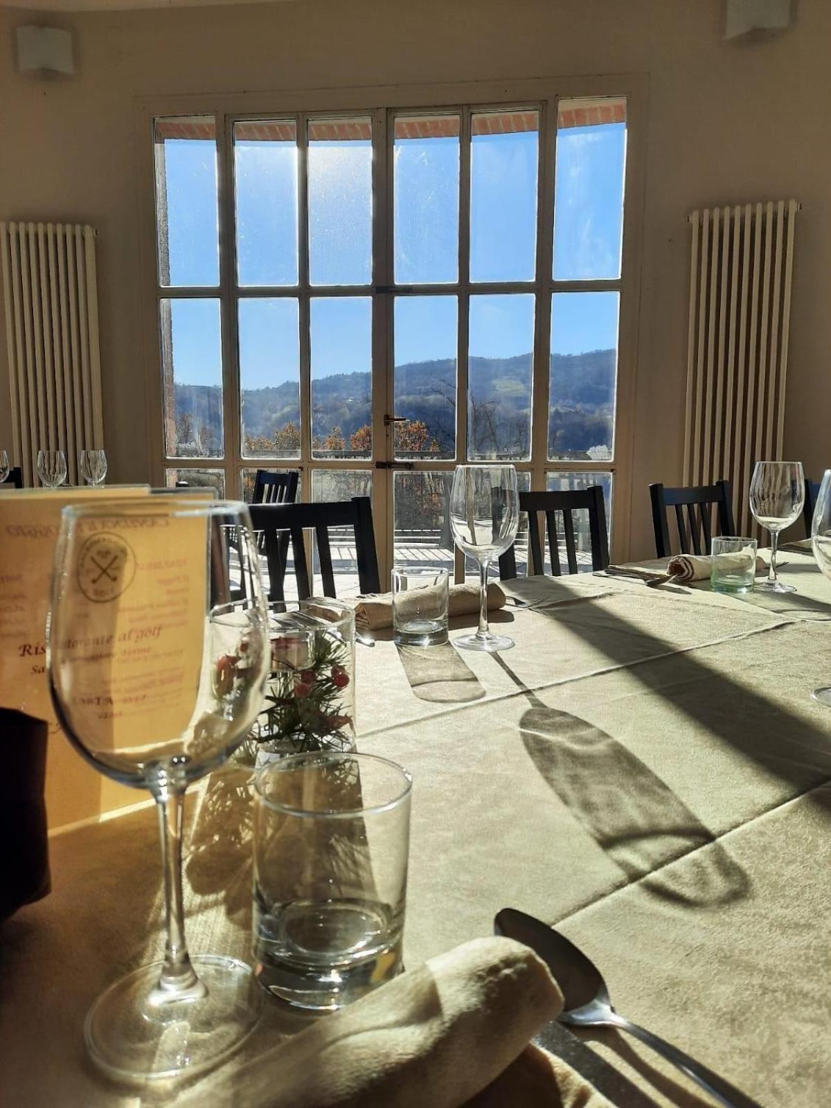 Salsomaggiore Golf Guest House ซัลโซมัจโจเรแตร์เม ภายนอก รูปภาพ